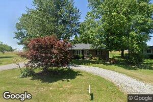 913 Central Ave, Cisne, IL 62823