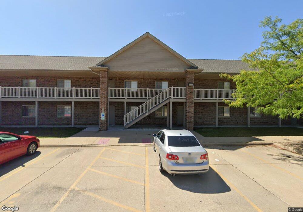 630 Kirkwood Pkwy SW unit 8, Cedar Rapids, IA 52404 - photo 1