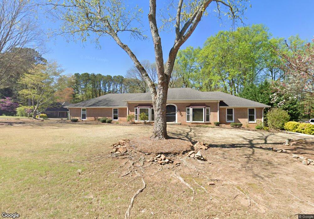305 Saddle Lake Dr, Roswell, GA 30076 - photo 1