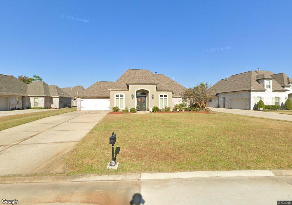 555 S Caleb Dr, Slidell, LA 70461 - photo 1