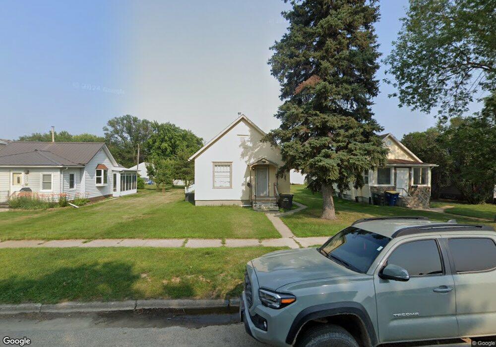 211 5th Ave SE, Jamestown, ND 58401 - photo 1