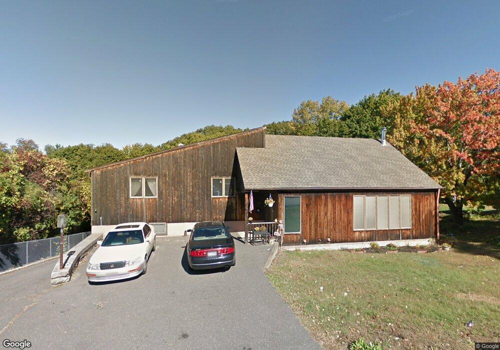 98 Fanning St, Waterbury, CT 06704 - photo 1