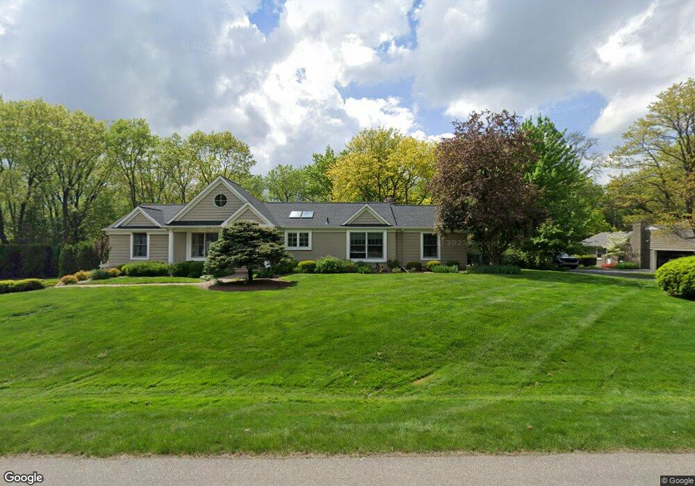 3750 Burning Tree Dr, Bloomfield Hills, MI 48302 - photo 1