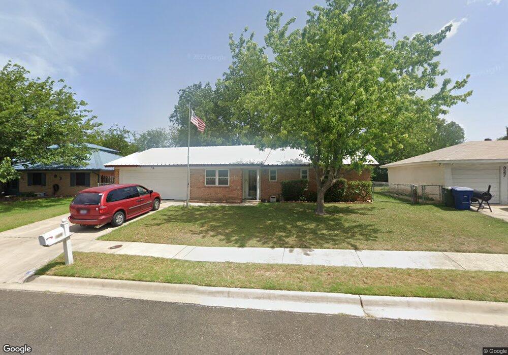 925 Willowbrook St, Copperas Cove, TX 76522 - photo 1