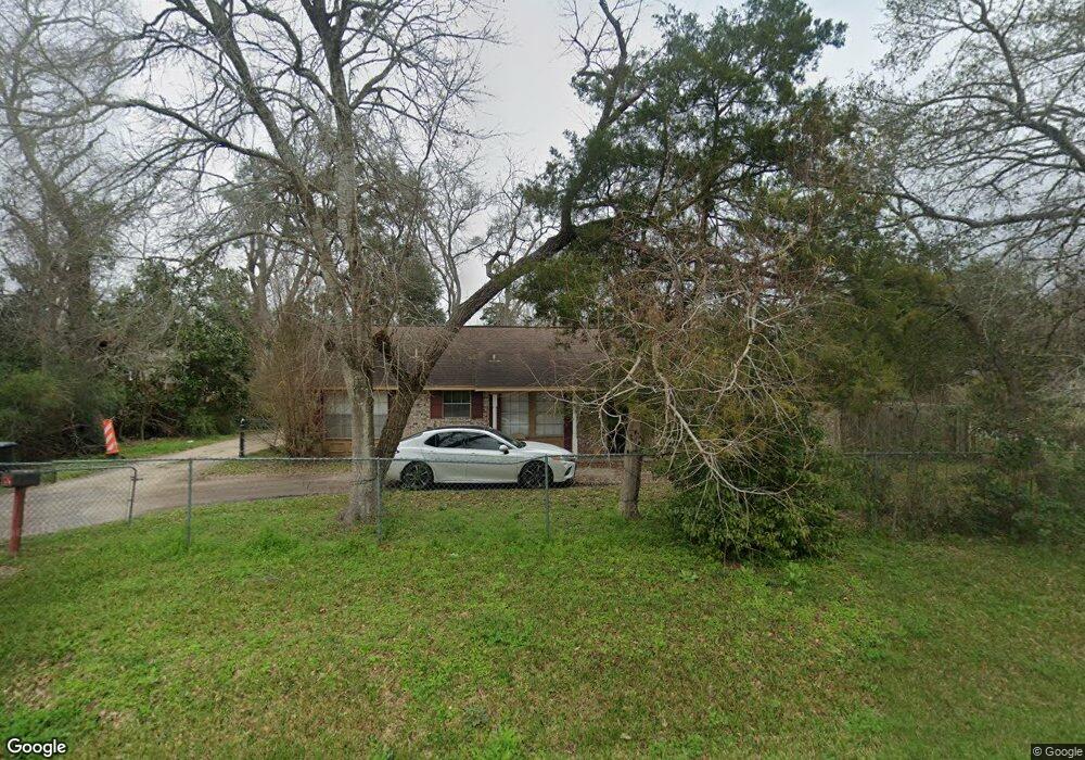 1602 W Lang St, Alvin, TX 77511 - photo 1