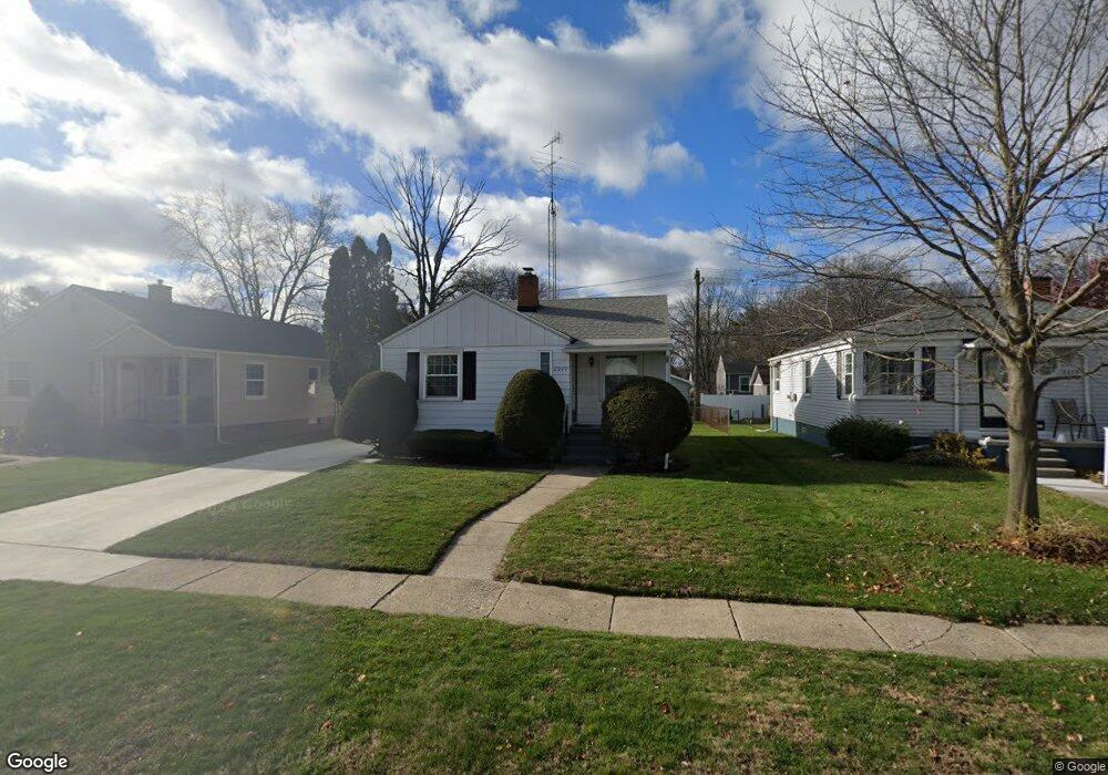 2927 11th Ave, Port Huron, MI 48060 - photo 1