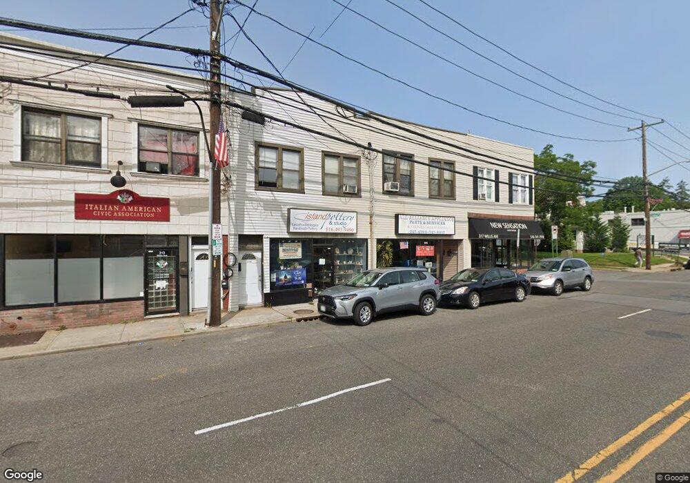 313 Willis Ave, Mineola, NY 11501 - photo 1