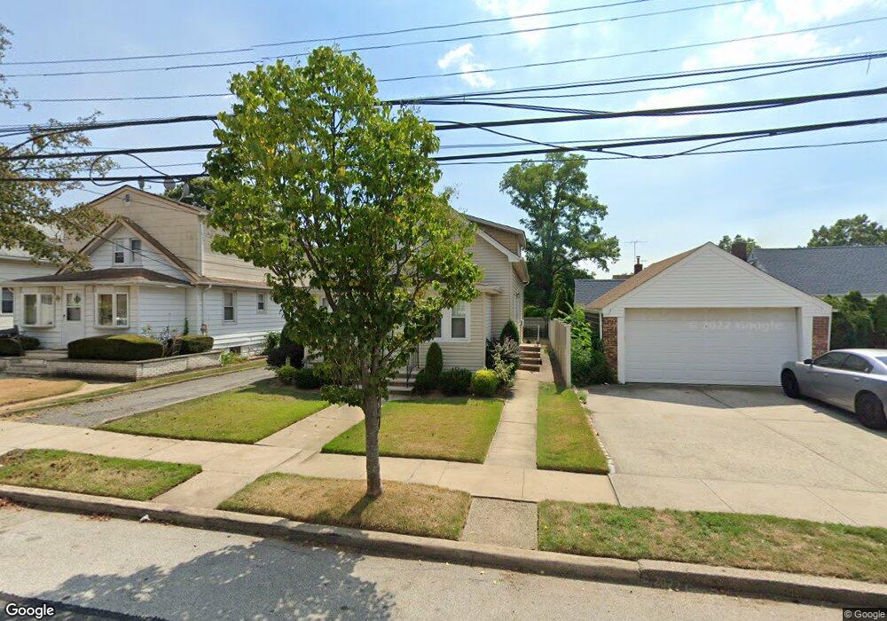 20 W Euclid St, Valley Stream, NY 11580 - photo 1