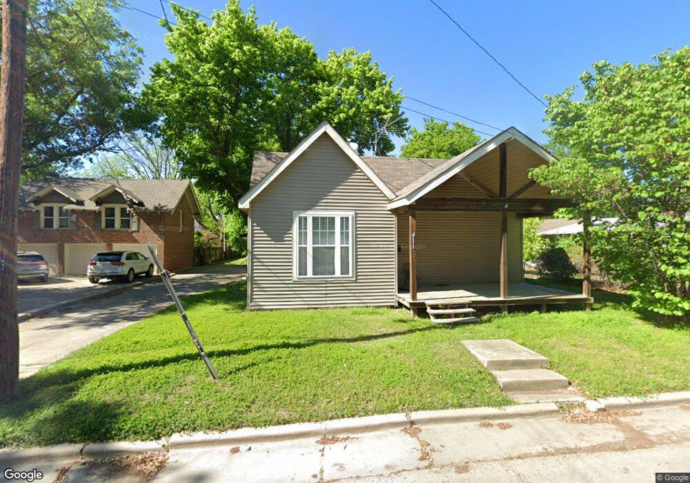 411 E Hird St, Gainesville, TX 76240 - photo 1