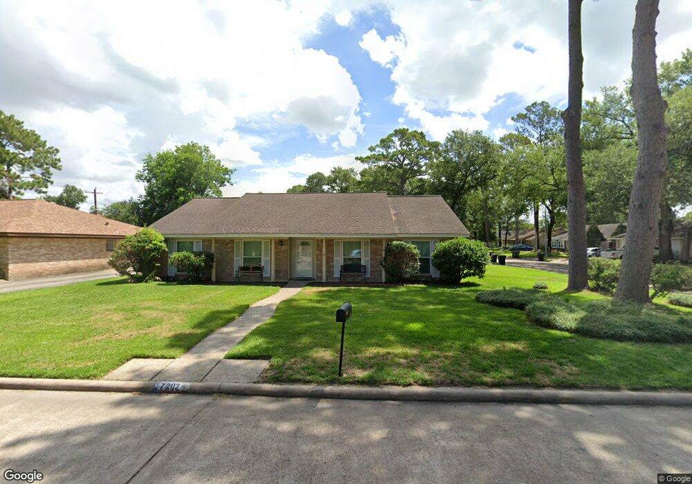7202 Bayou Forest Dr, Houston, TX 77088 - photo 1