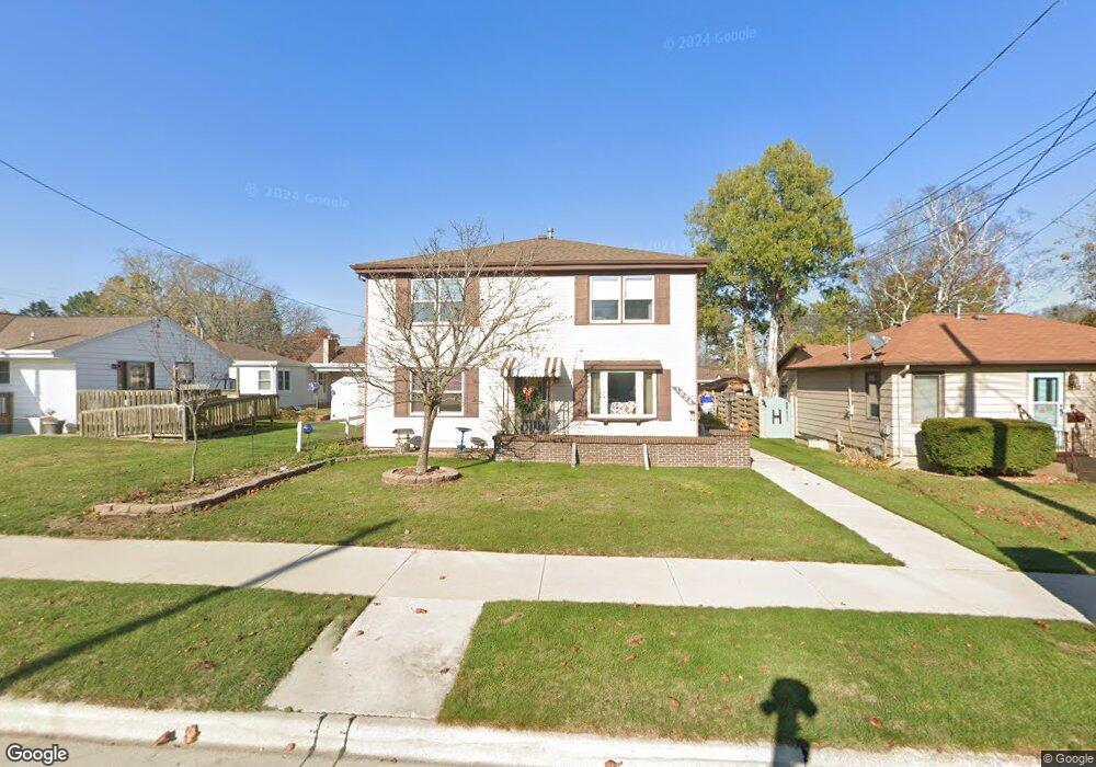 1834 31st St, Two Rivers, WI 54241 - photo 1