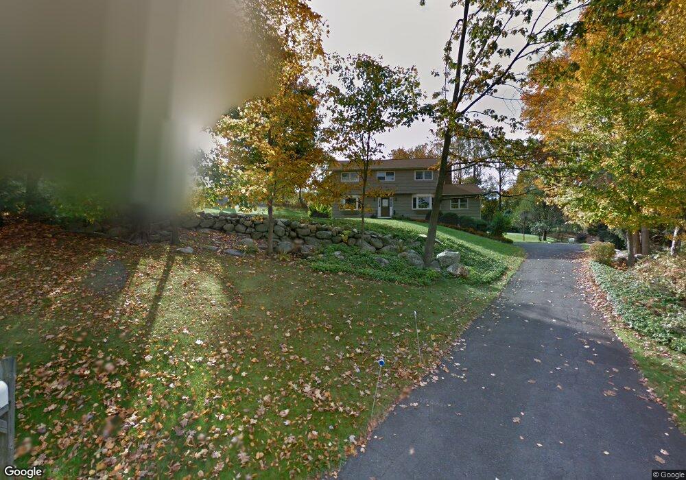 3 Saddleridge Rd, New Fairfield, CT 06812 - photo 1