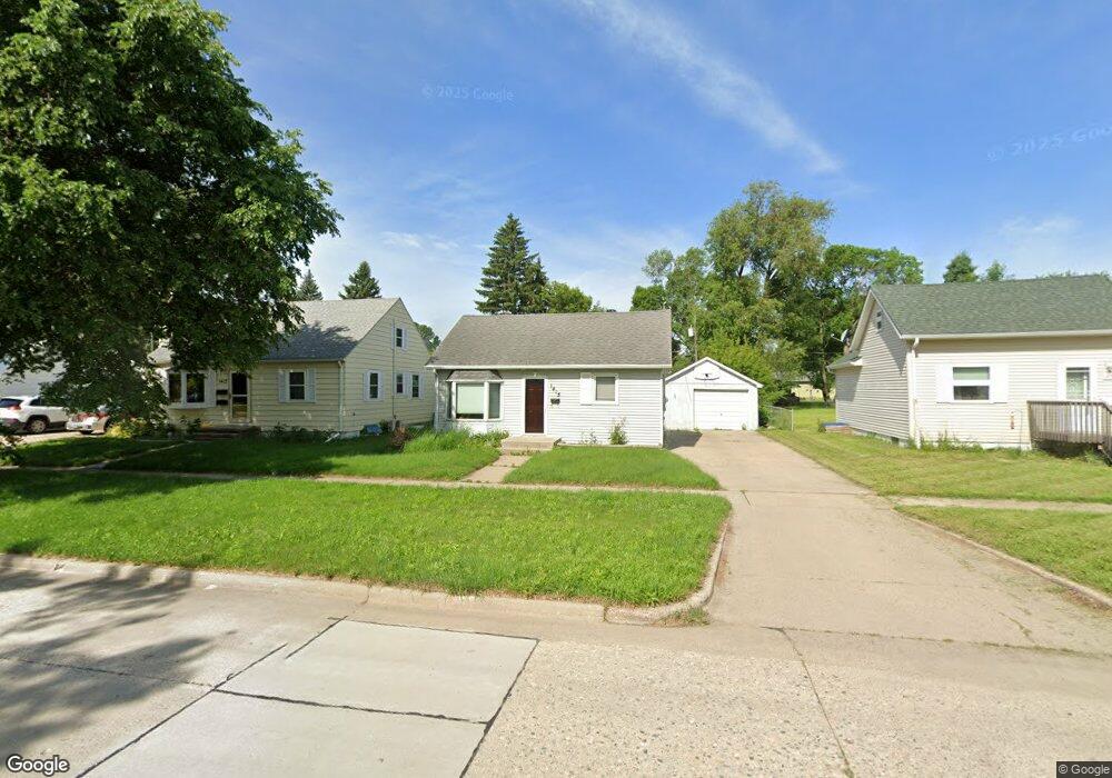 1415 14 1 2 St S, Fargo, ND 58103 - photo 1