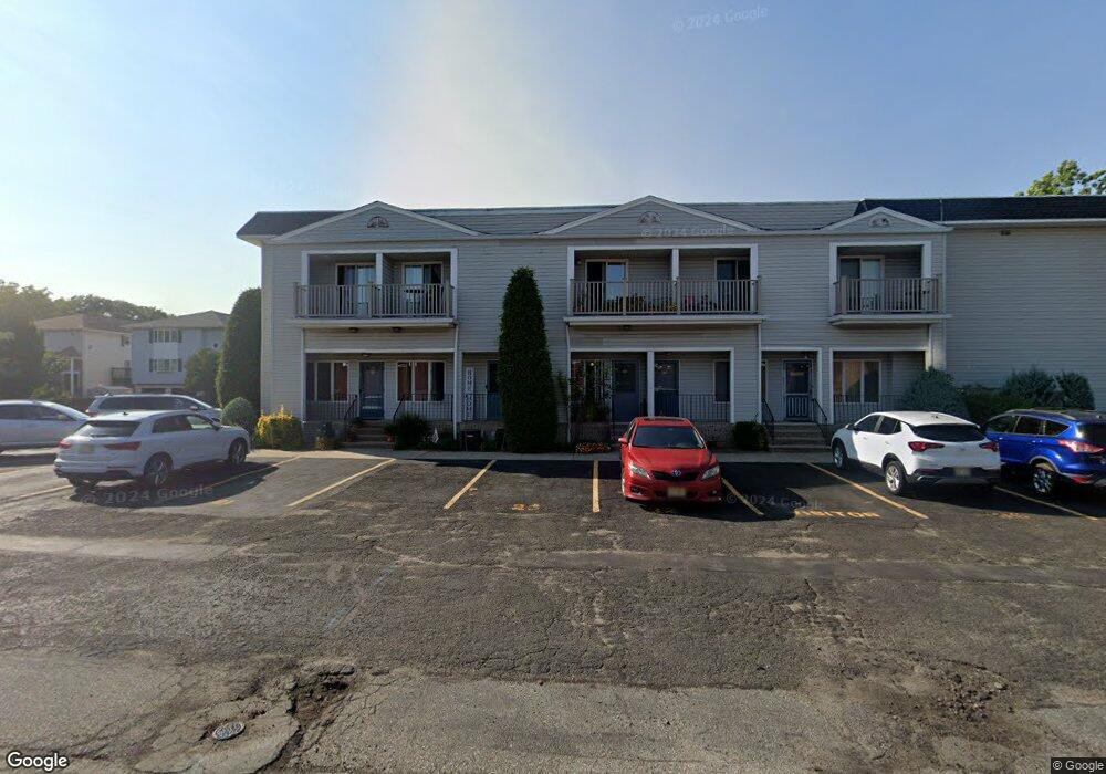 31 Willow Wood Square, East Rutherford, NJ 07073 - photo 1