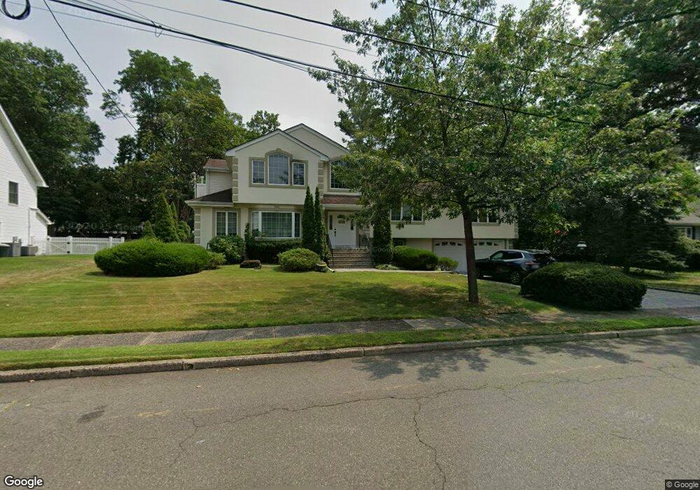 714 Chimes Rd, Paramus, NJ 07652 - photo 1