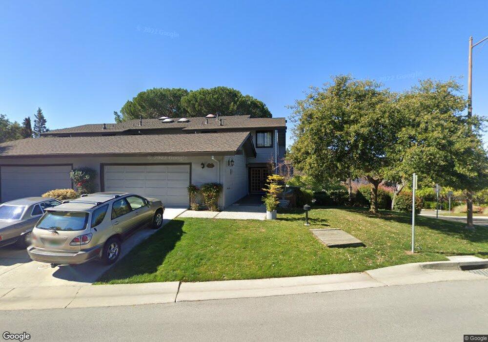 1135 Continental Dr, Menlo Park, CA 94025 - photo 1