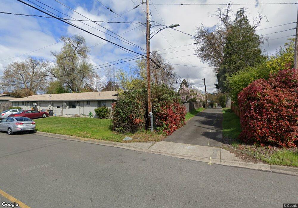 1116 SW Lee Ln, Grants Pass, OR 97526 - photo 1