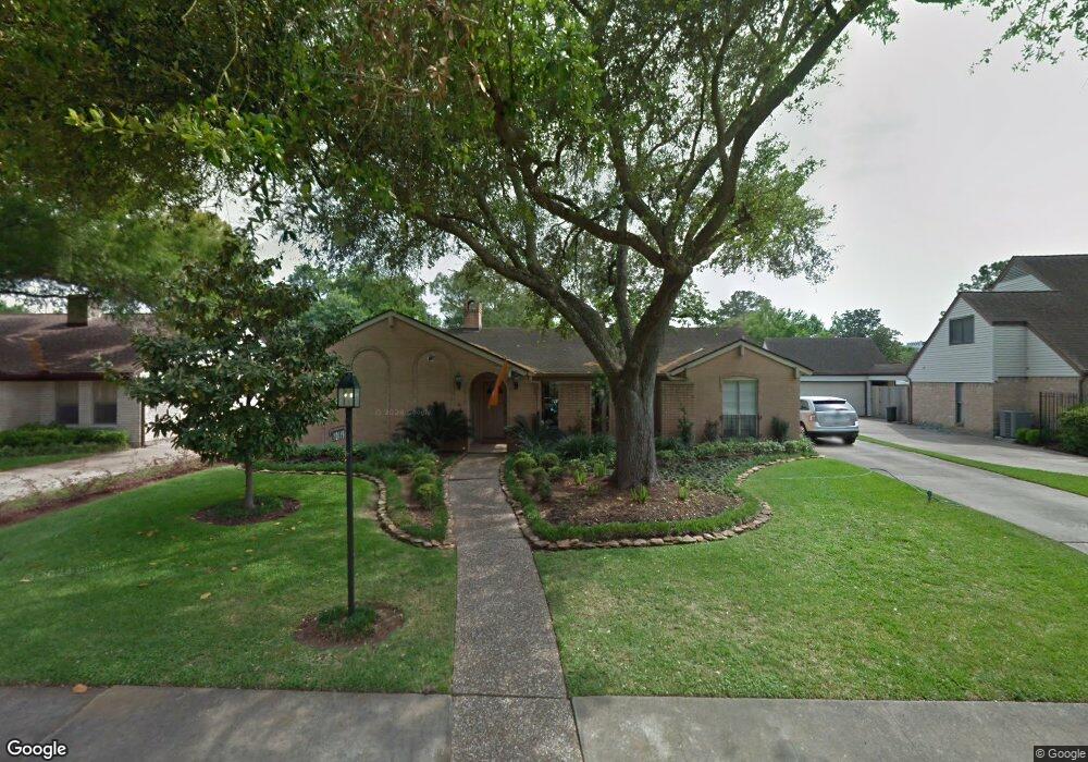 10119 Meadow Lake Ln, Houston, TX 77042 - photo 1