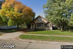 208 N Center St, Flandreau, SD 57028