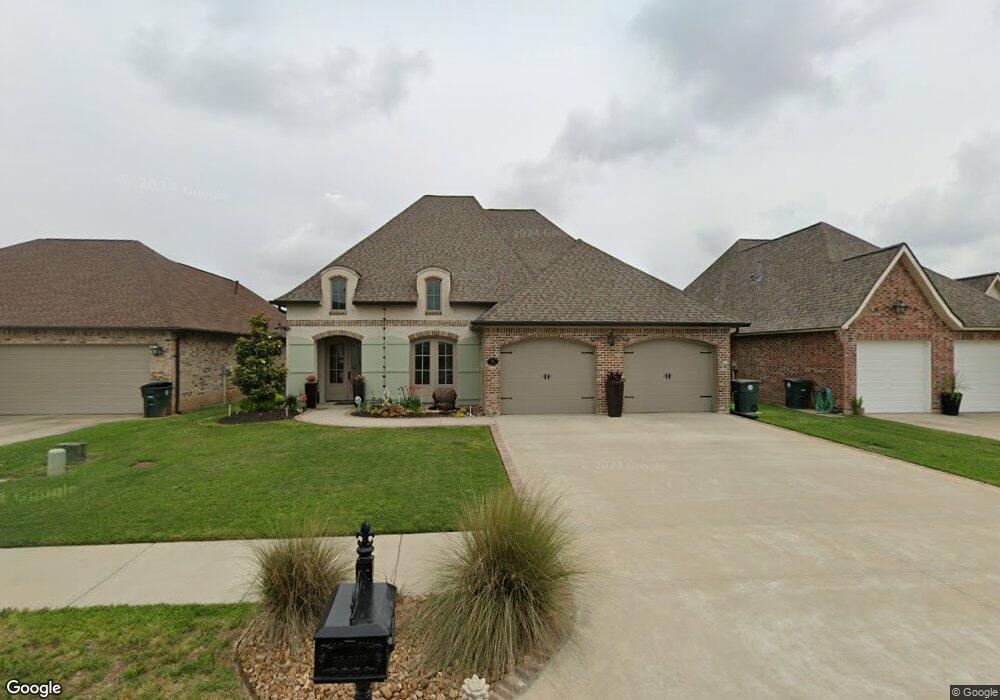 719 Lionel Ln, Lake Charles, LA 70605 - photo 1