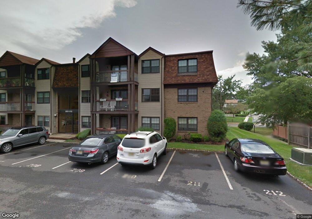 207 Newport Ct, Fords, NJ 08863 - photo 1