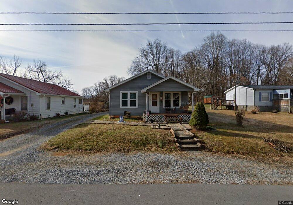 925 Pine Grove Ave, Johnson City, TN 37601 - photo 1