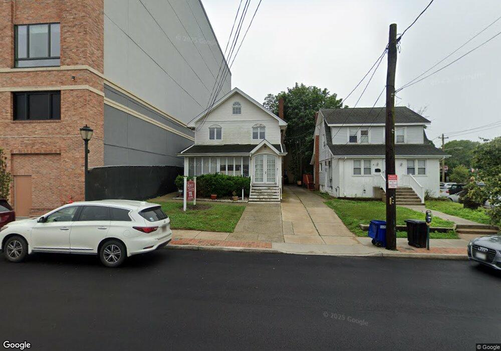 23 Langdon Place unit 2nd Fl, Lynbrook, NY 11563 - photo 1