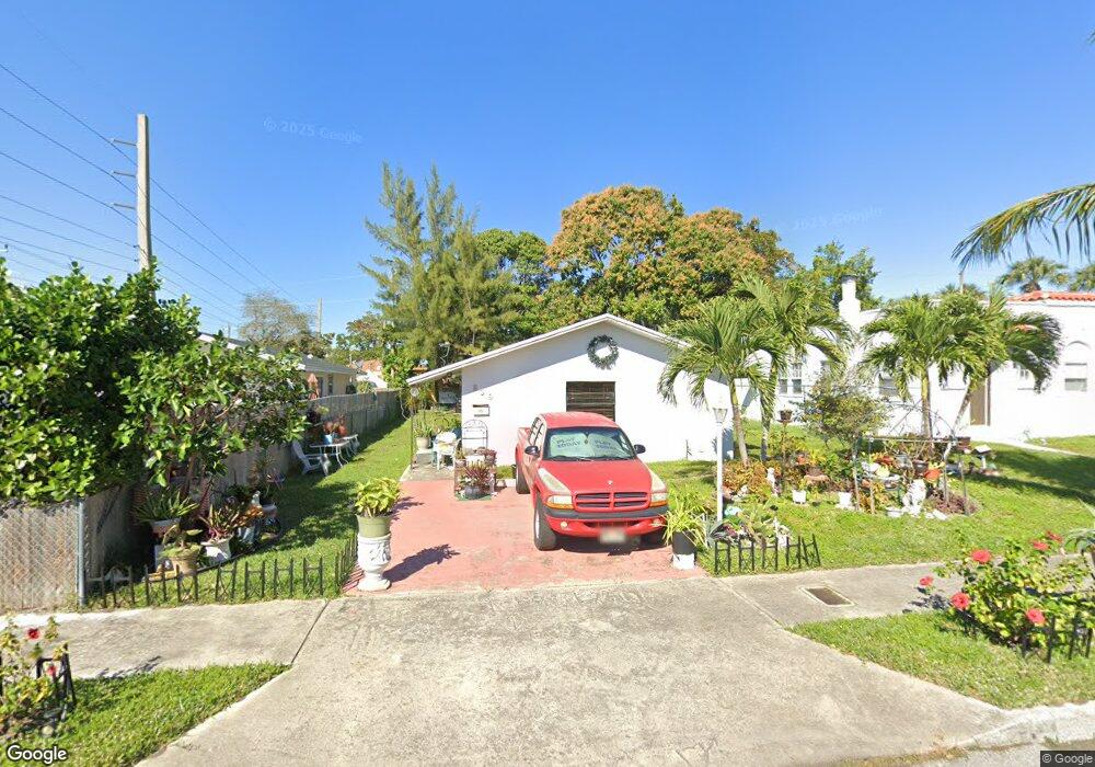939 37th St, West Palm Beach, FL 33407 - photo 1