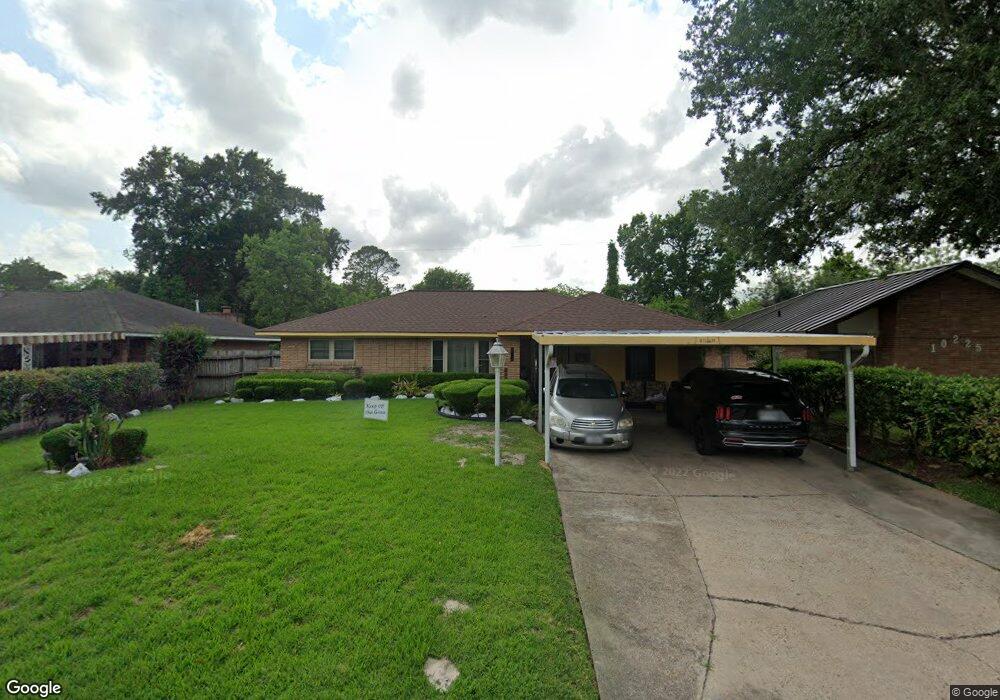 10221 Hollyglen Dr, Houston, TX 77016 - photo 1