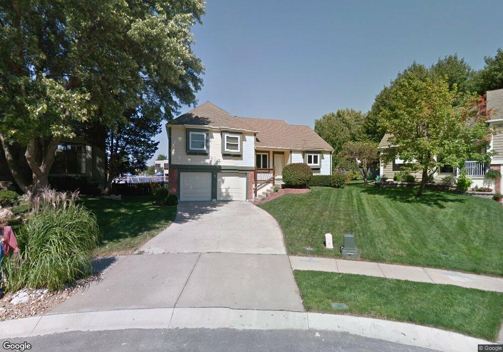 8001 Cottonwood St, Lenexa, KS 66215 - photo 1