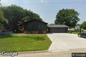 1121 Okey St, Hull, IA 51239