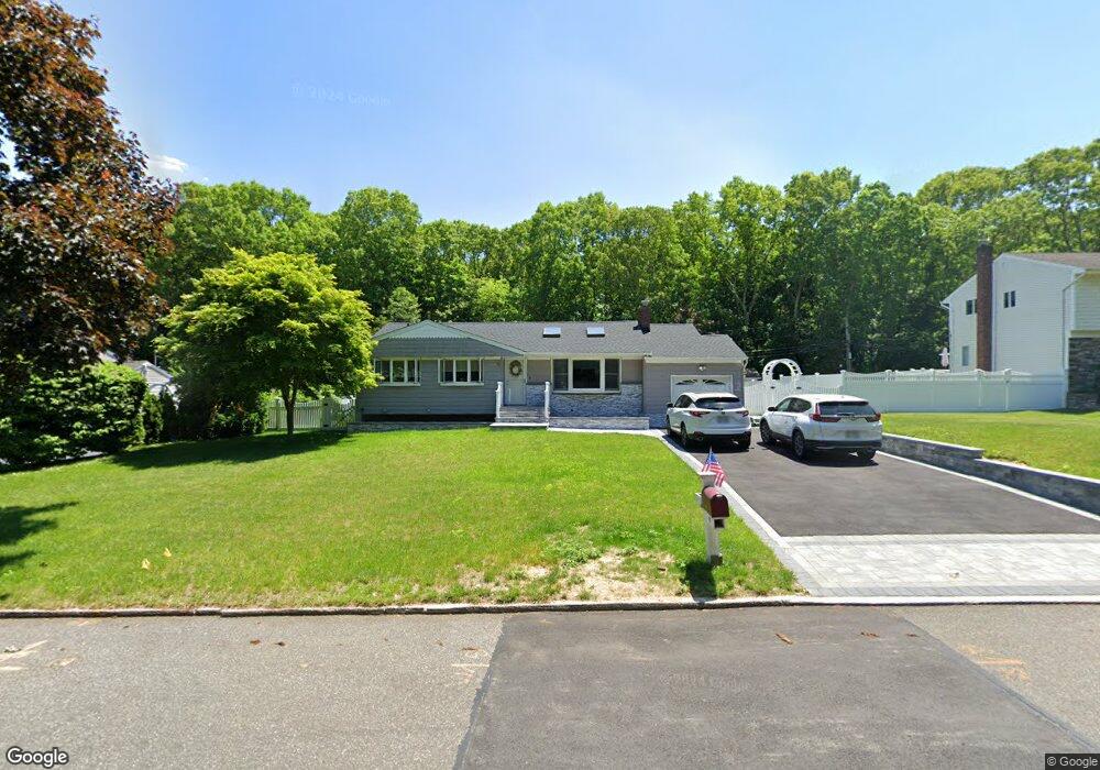 27 Autumn Dr, Hauppauge, NY 11788 - photo 1