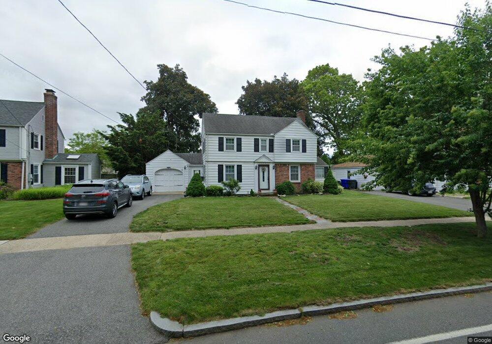 87 S Branch Pkwy, Springfield, MA 01118 - photo 1
