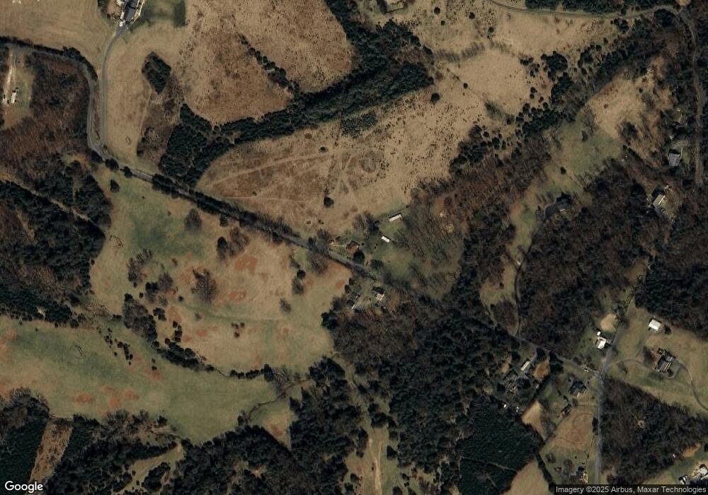 220 Point Rd, Bentonville, VA 22610 - photo 1