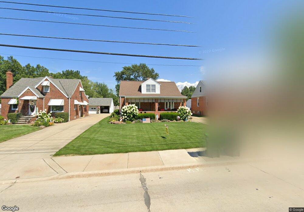 1845 Rockefeller Rd, Wickliffe, OH 44092 - photo 1