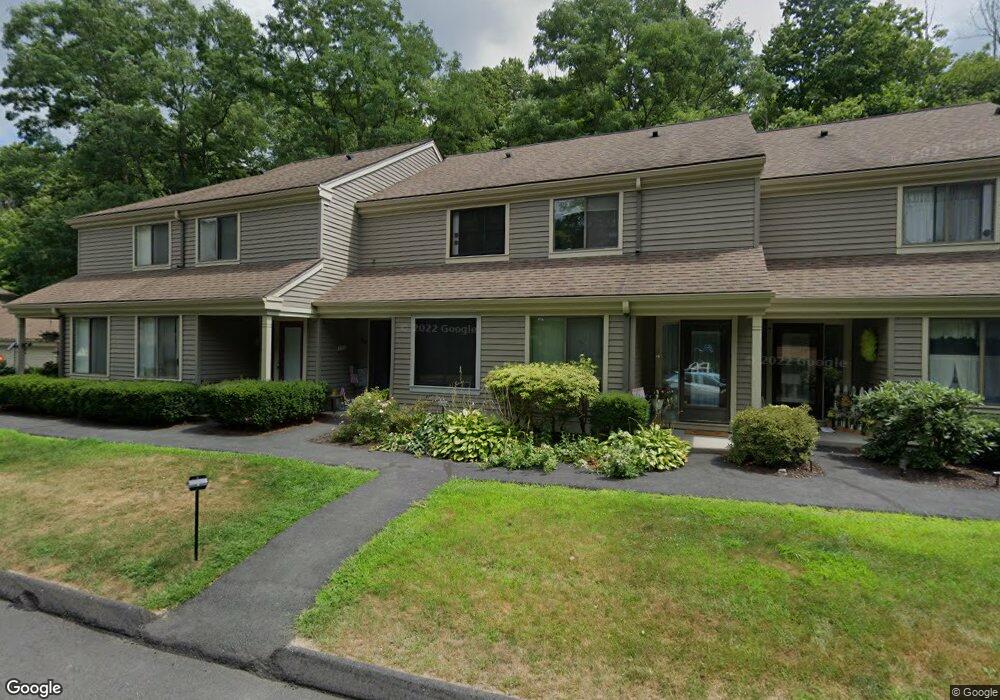 28 Riveredge Dr unit 28, Winsted, CT 06098 - photo 1