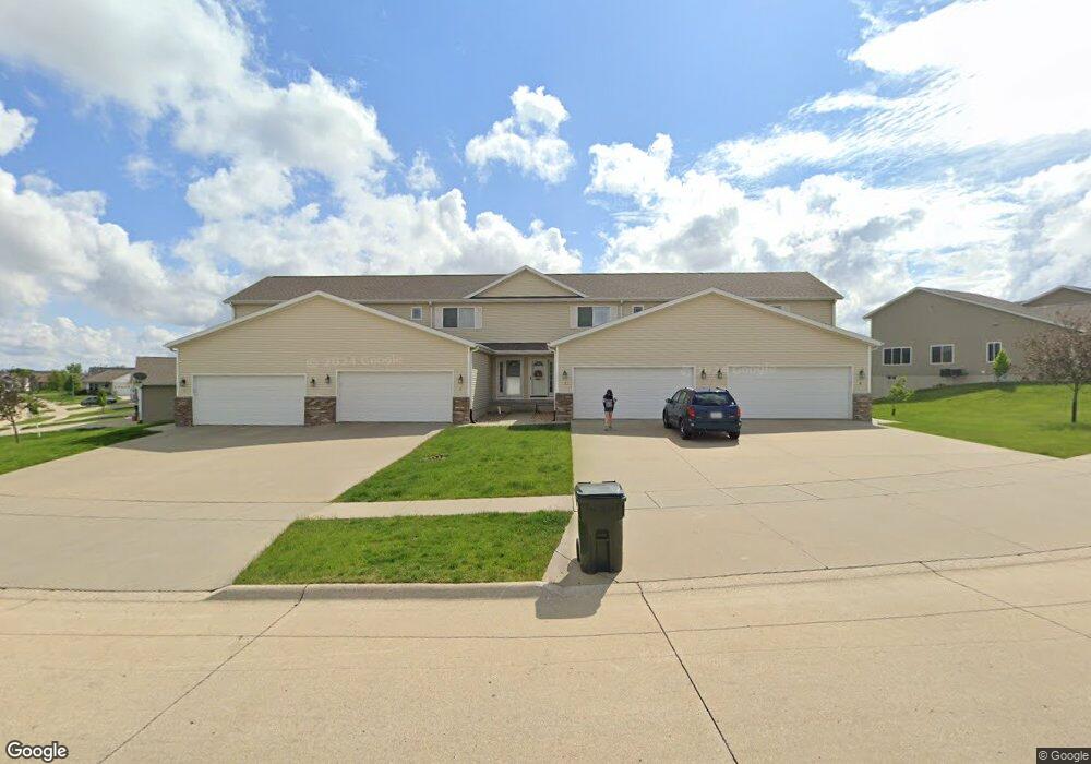 4905 Algonquin Dr unit 3, Cedar Falls, IA 50613 - photo 1
