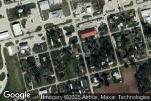 407 S Oak St, Windsor, IL 61957