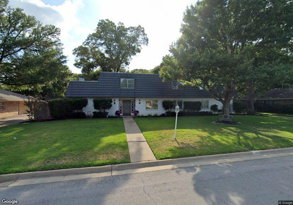 1300 Shady Creek Dr, Euless, TX 76040 - photo 1