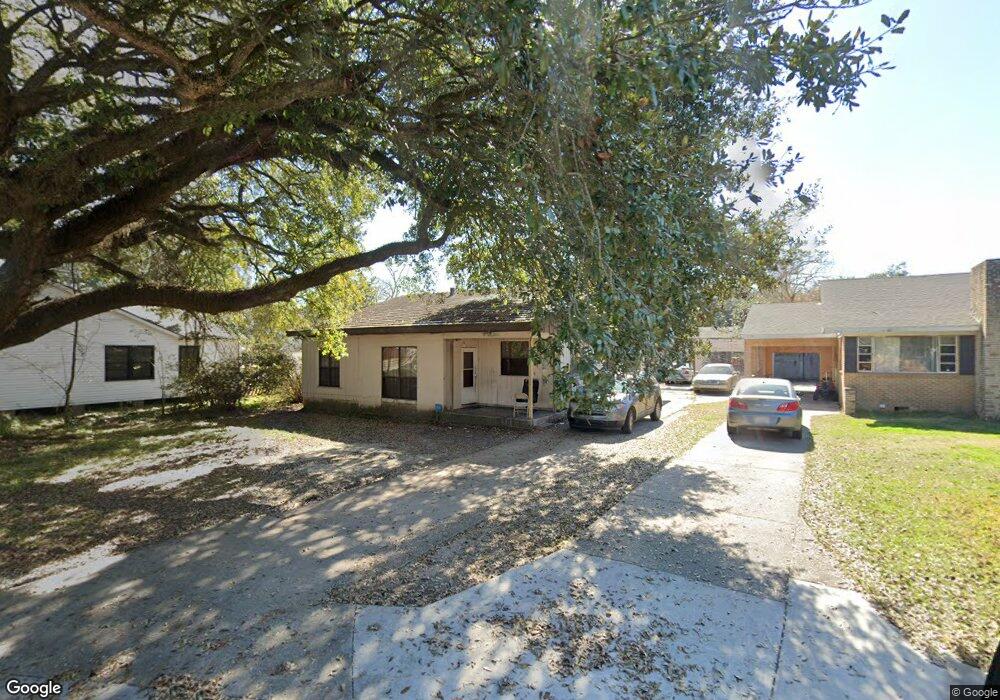 610 Hacker St, New Iberia, LA 70560 - photo 1