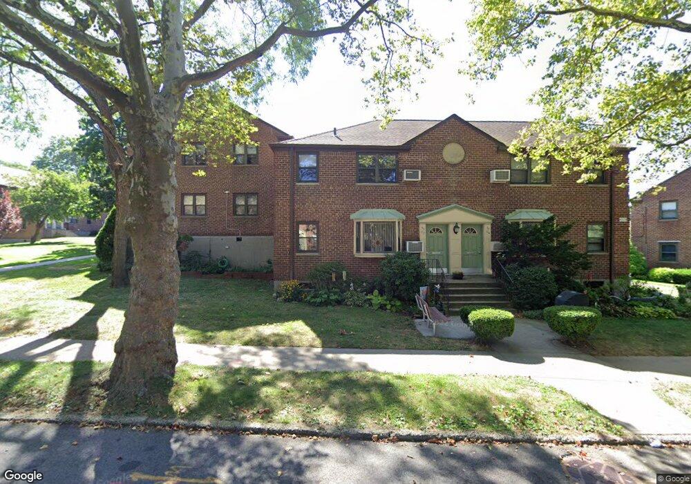 5740 246th Crescent unit 1, Little Neck, NY 11362 - photo 1