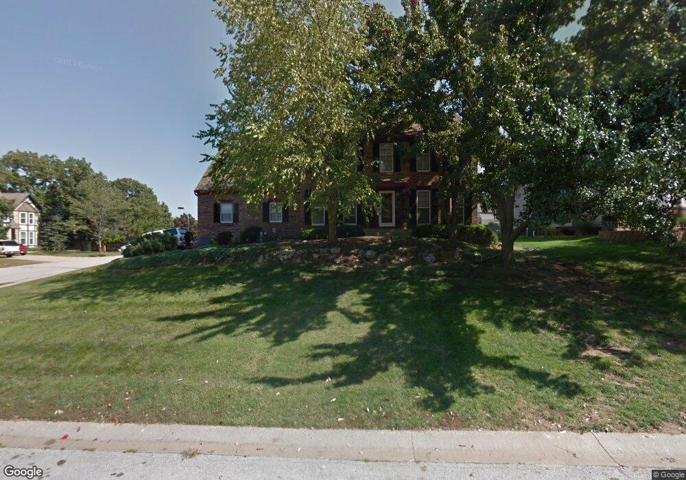 7605 Bradshaw St, Shawnee, KS 66216 - photo 1