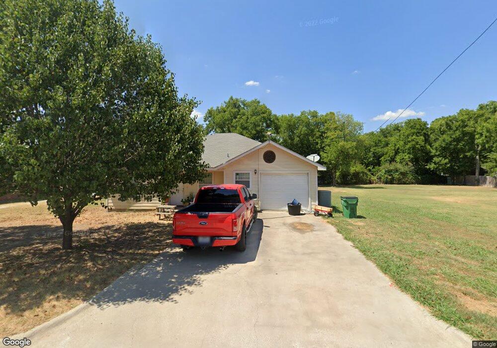 1007 Young St, Gainesville, TX 76240 - photo 1