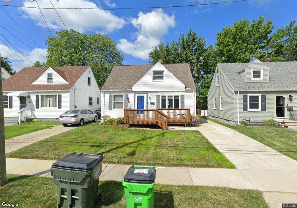 1576 Mapledale Rd, Wickliffe, OH 44092 - photo 1