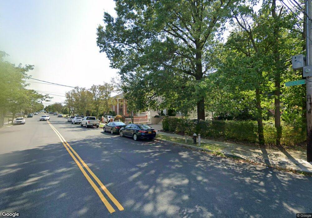 566 Barclay Ave, Staten Island, NY 10312 - photo 1