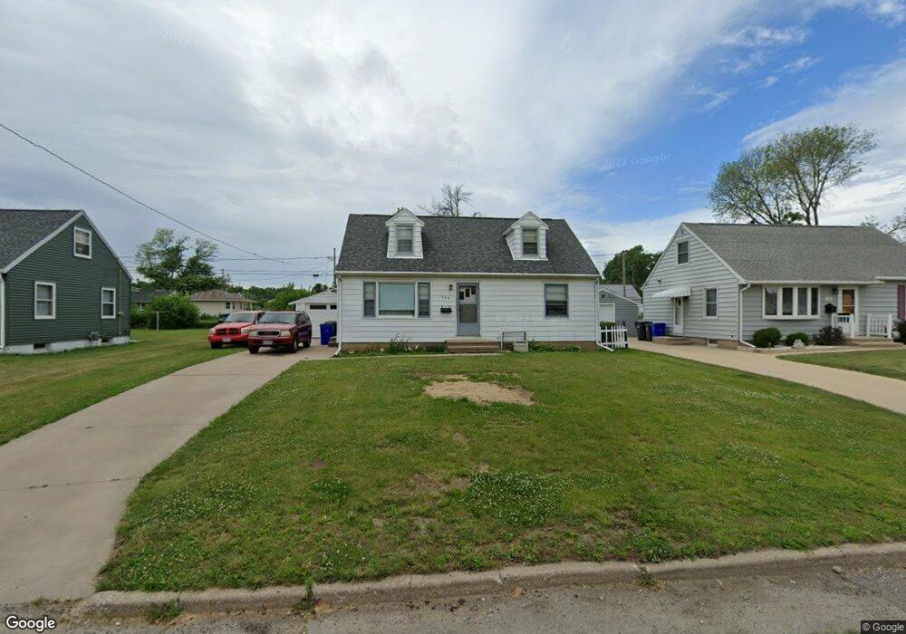 1504 10th St NW, Cedar Rapids, IA 52405 - photo 1