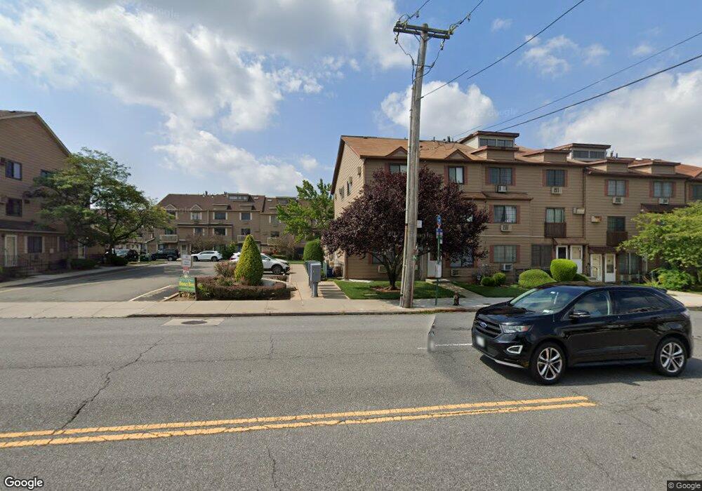 76A Daffodil Ln unit 76 A, Staten Island, NY 10314 - photo 1