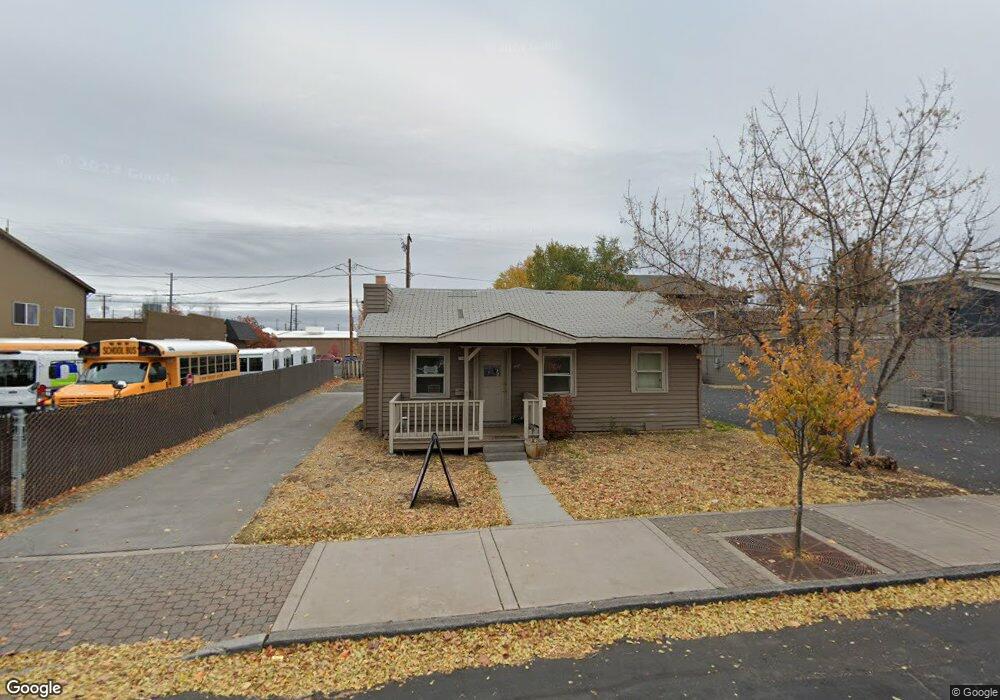 736 SW 7th St, Redmond, OR 97756 - photo 1