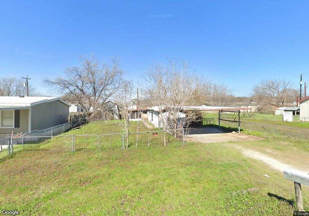 802 Whippoorwill Dr, Granbury, TX 76049 - photo 1