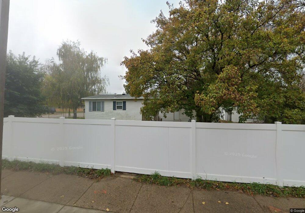 403 W Prairie Ln, Mandan, ND 58554 - photo 1